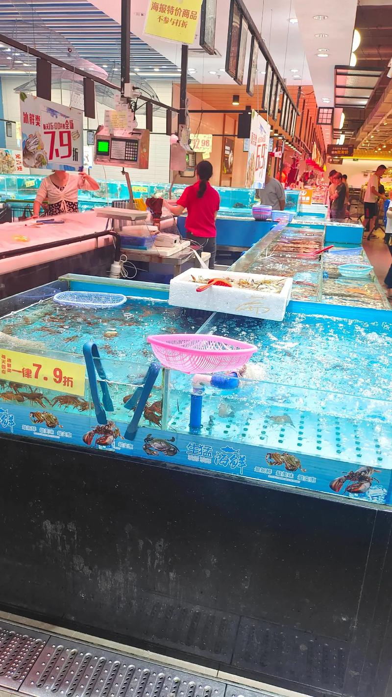 石碣萬和百貨超市里面很多生猛海鮮超多的海鮮水產(chǎn)#海鮮 #