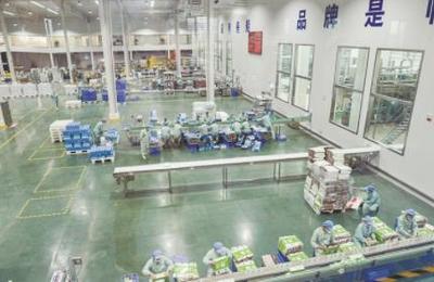 新疆天潤唐王城乳品:大步起跑 足音鏗鏘
